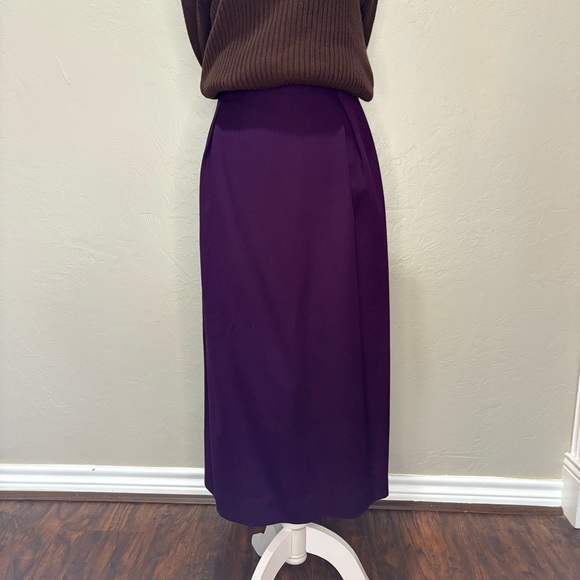 JH Collectibles Dresses & Skirts - ❤️Vintage JH Collectibles 100% Wool Skirt Purple Midi High Waist Classic